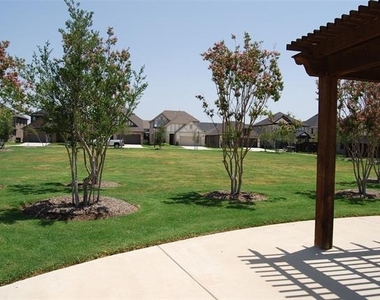 2133 Bonnell Street - Photo Thumbnail 26