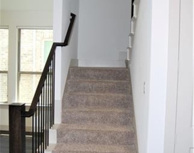 2133 Bonnell Street - Photo Thumbnail 16