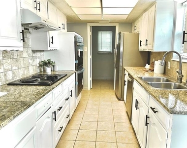 4444 Boston Drive - Photo Thumbnail 11