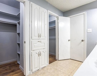 4444 Boston Drive - Photo Thumbnail 19