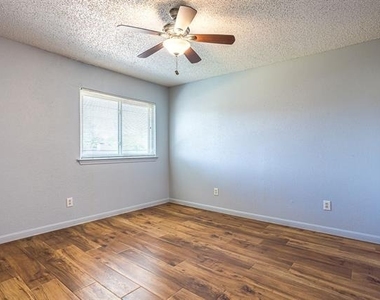 4444 Boston Drive - Photo Thumbnail 26