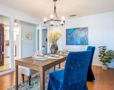 4444 Boston Drive - Photo Thumbnail 2