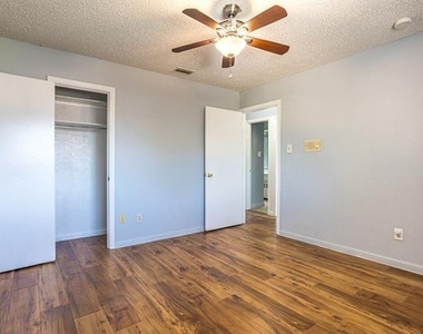 4444 Boston Drive - Photo Thumbnail 28
