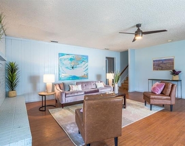 4444 Boston Drive - Photo Thumbnail 7