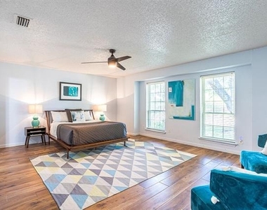 4444 Boston Drive - Photo Thumbnail 15