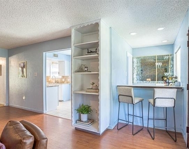 4444 Boston Drive - Photo Thumbnail 9