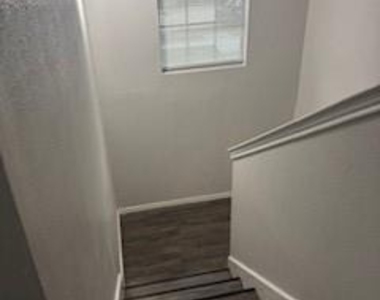7916 Rice Drive - Photo Thumbnail 9