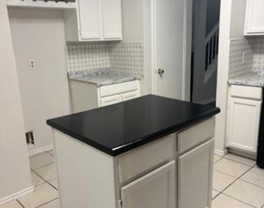 7916 Rice Drive - Photo Thumbnail 11