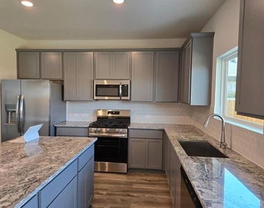508 Weller Road - Photo Thumbnail 3
