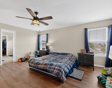 2435 Castle Pines Drive - Photo Thumbnail 15