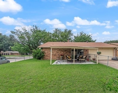 5801 Redwood Lane - Photo Thumbnail 17