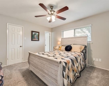 5801 Redwood Lane - Photo Thumbnail 13