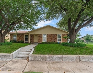 5801 Redwood Lane - Photo Thumbnail 2
