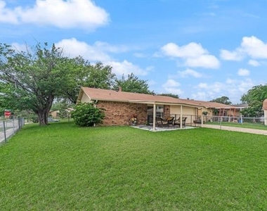 5801 Redwood Lane - Photo Thumbnail 18