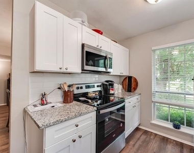 5801 Redwood Lane - Photo Thumbnail 9
