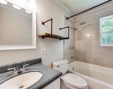 438 Daniel Street - Photo Thumbnail 12