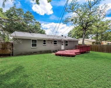 438 Daniel Street - Photo Thumbnail 16