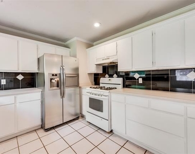 438 Daniel Street - Photo Thumbnail 7