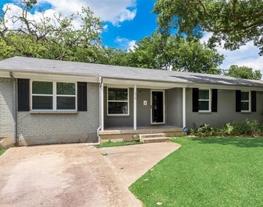 438 Daniel Street - Photo Thumbnail 1