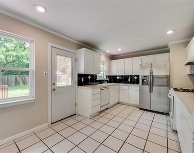 438 Daniel Street - Photo Thumbnail 6