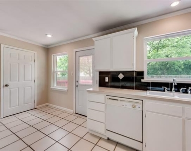438 Daniel Street - Photo Thumbnail 8