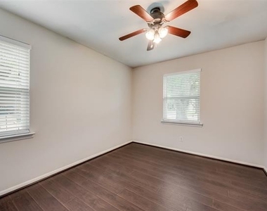 438 Daniel Street - Photo Thumbnail 14
