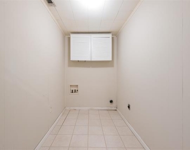 438 Daniel Street - Photo Thumbnail 9