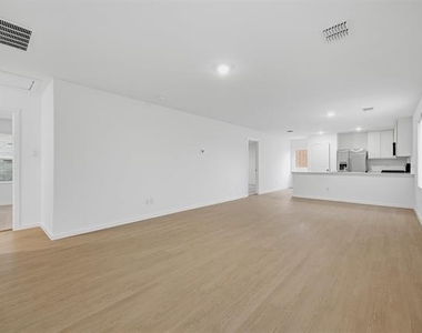 1524 Prince Road - Photo Thumbnail 4
