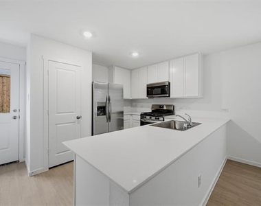 1524 Prince Road - Photo Thumbnail 8