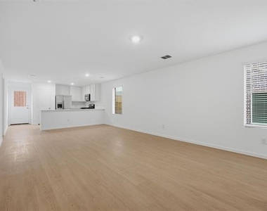 1524 Prince Road - Photo Thumbnail 5