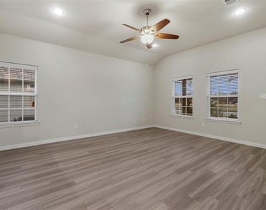 731 W Morton Street - Photo Thumbnail 1