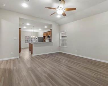 731 W Morton Street - Photo Thumbnail 2