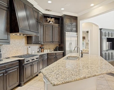 4828 Pyramid Drive - Photo Thumbnail 7