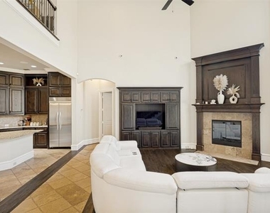 4828 Pyramid Drive - Photo Thumbnail 4
