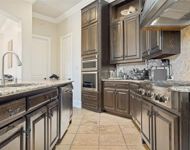 4828 Pyramid Drive - Photo Thumbnail 8