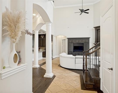 4828 Pyramid Drive - Photo Thumbnail 13