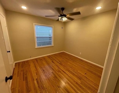 805 20th Street - Photo Thumbnail 9