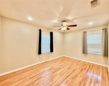 805 20th Street - Photo Thumbnail 13