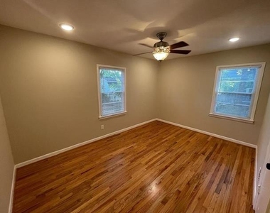 805 20th Street - Photo Thumbnail 5