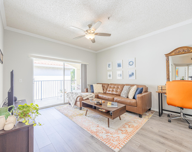 2412 Tuscany Way - Photo Thumbnail 4