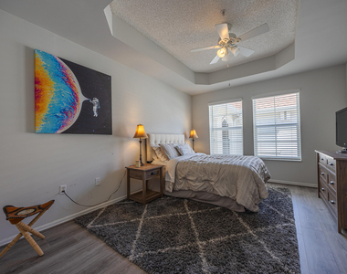 2412 Tuscany Way - Photo Thumbnail 9