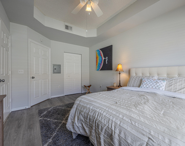 2412 Tuscany Way - Photo Thumbnail 11