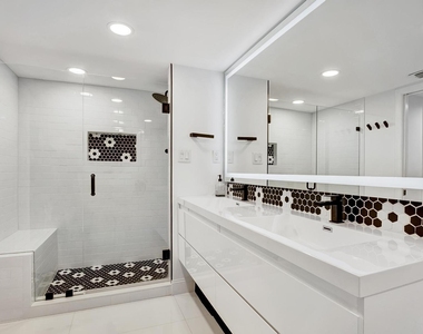 5380 N Ocean Drive - Photo Thumbnail 15