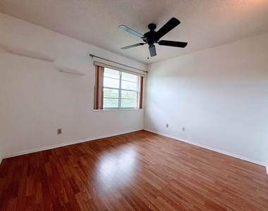 1845 Robalo Drive - Photo Thumbnail 7