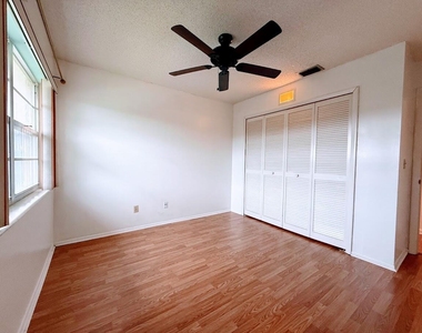 1845 Robalo Drive - Photo Thumbnail 8