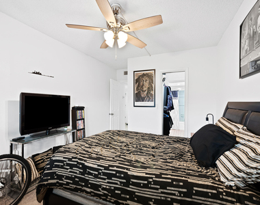 900 River Reach Drive - Photo Thumbnail 10