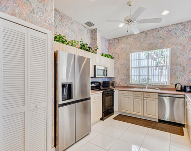919 Augusta Pointe Drive - Photo Thumbnail 12
