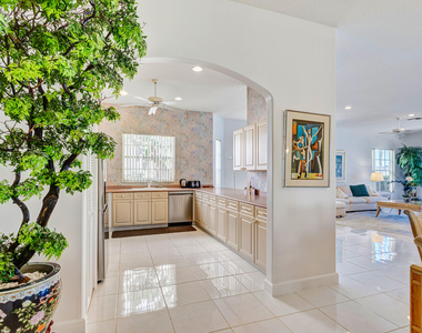 919 Augusta Pointe Drive - Photo Thumbnail 11