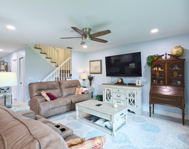 9130 Se Riverfront Terrace - Photo Thumbnail 6