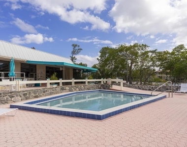 9130 Se Riverfront Terrace - Photo Thumbnail 37
